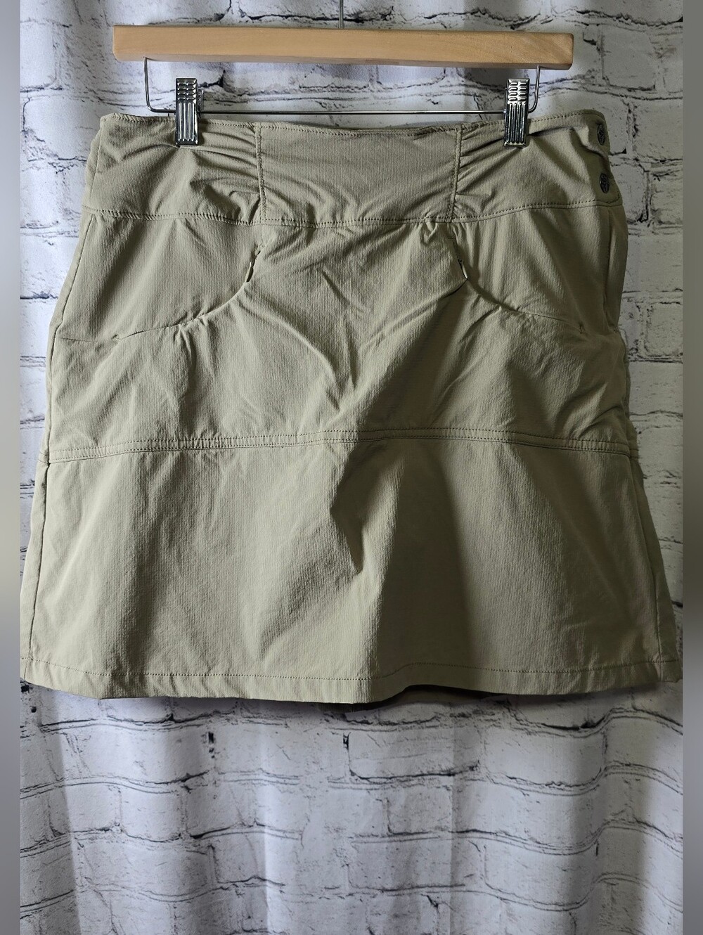 Athleta Light Khaki Athletic Skort with Front Pockets‎ Size 8